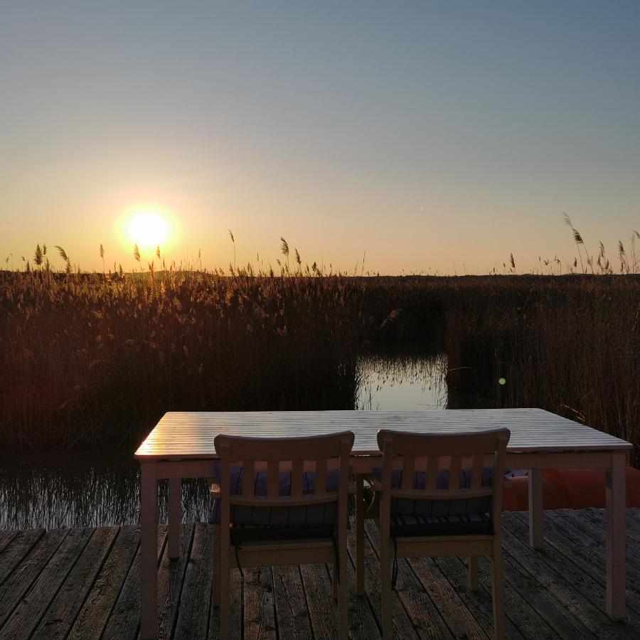 Pfahlbau Sunset II Toplage Inklusive Elektroboot Руст Екстер'єр фото