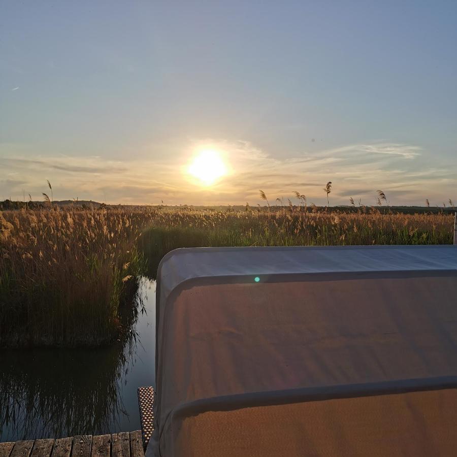 Pfahlbau Sunset II Toplage Inklusive Elektroboot Руст Екстер'єр фото