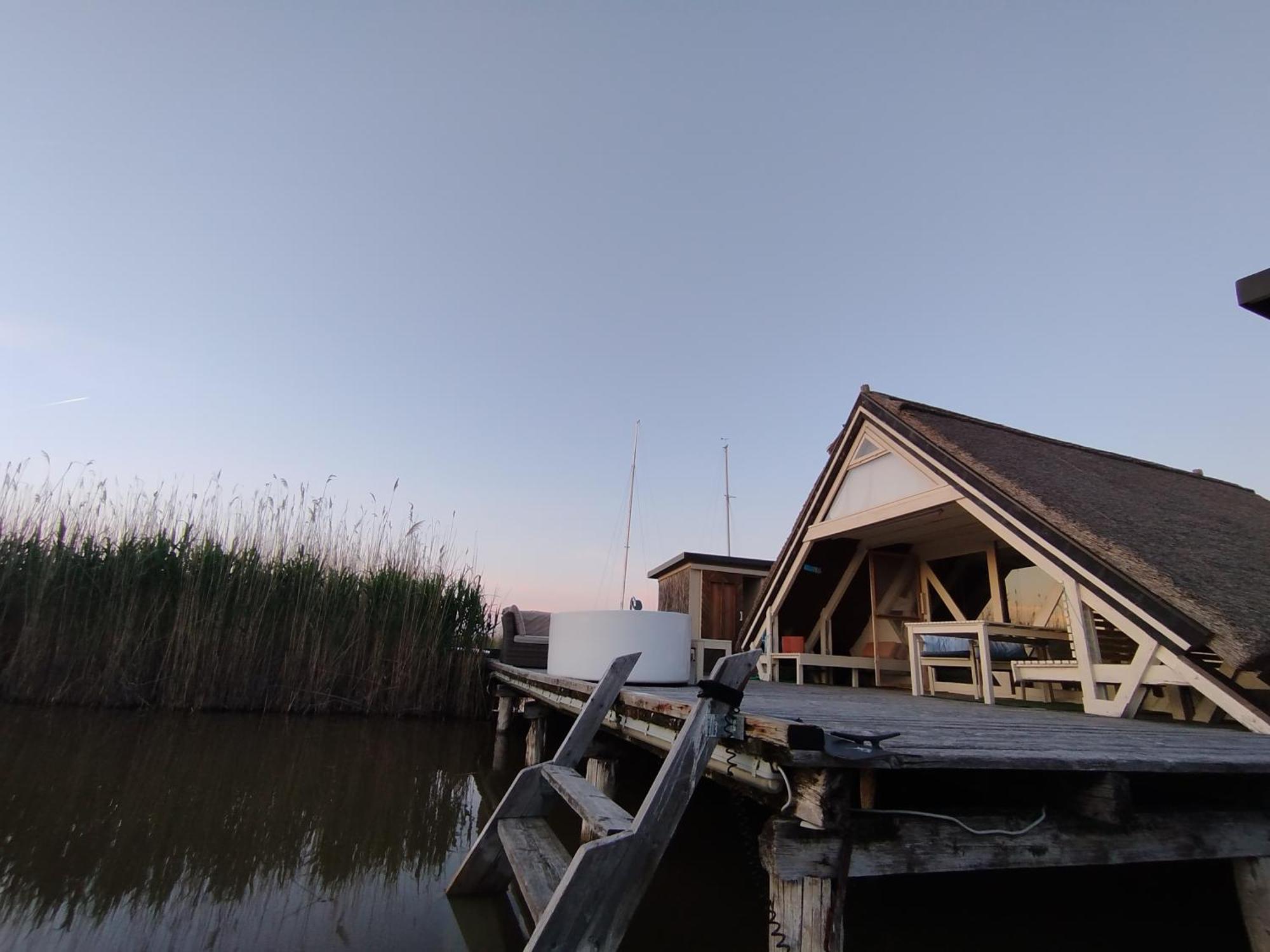 Pfahlbau Sunset II Toplage Inklusive Elektroboot Руст Екстер'єр фото